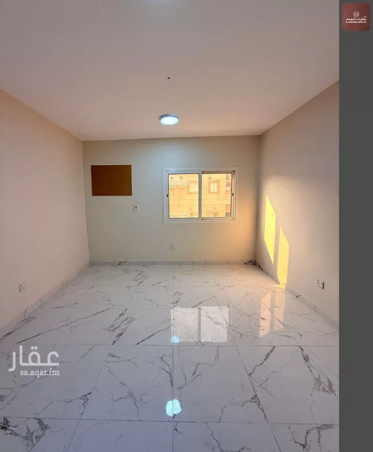 مكتب تجاري للإيجار في  صورة 4