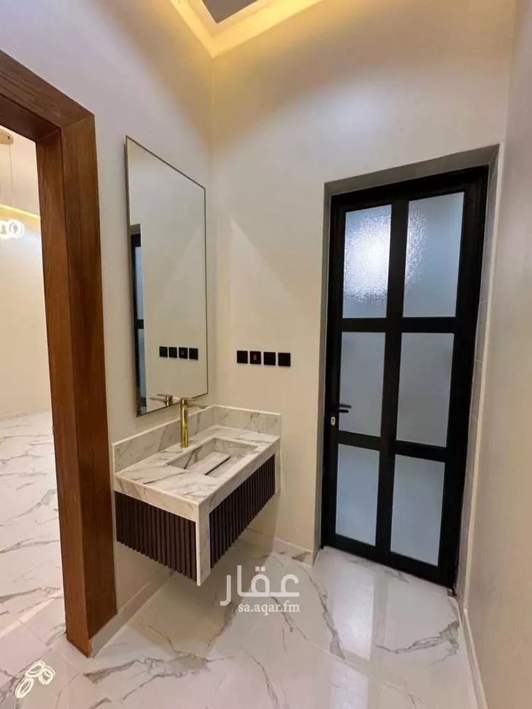 فيلا للبيع في شارع حاطب بن عمرو بن عتيك, حي المدائن, مدينة حائل, منطقة حائل صورة 2
