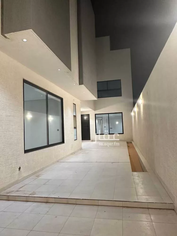 فيلا للبيع في شارع علي عبدالله الشحيتان, حي الخالدية, مدينة عنيزة, منطقة القصيم صورة 3