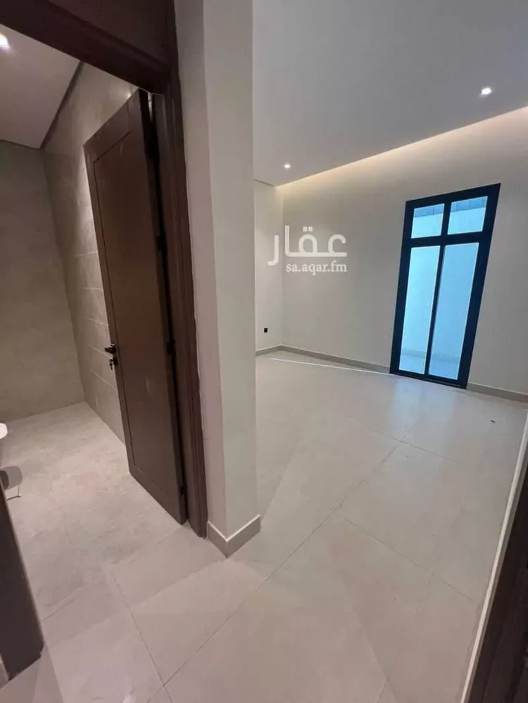 Floor for Sale in Riyadh Al Maizilah 7