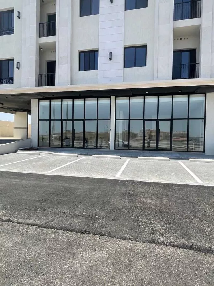 محل للبيع في حي الجامعيين, مدينة الدمام, المنطقة الشرقية صورة 2