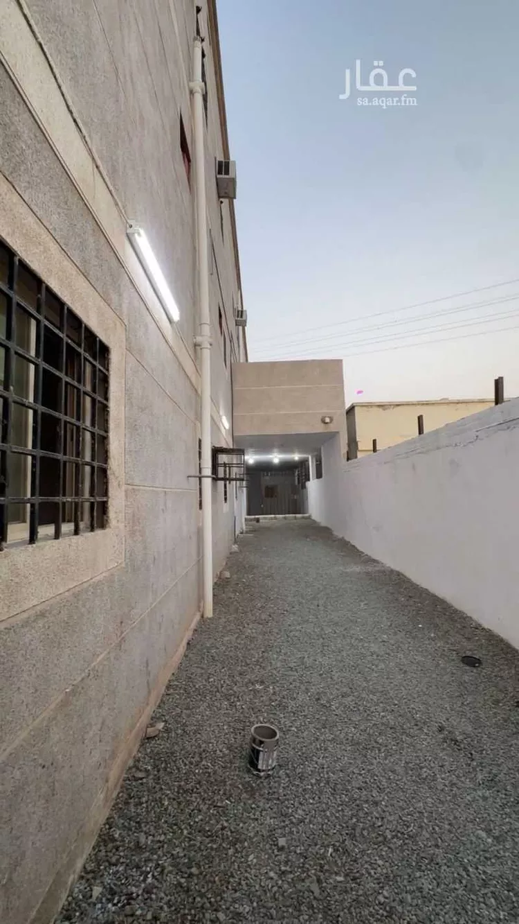 عمارة للإيجار في شارع مسعود بن ابي المظفر ، حي الشفا ، جدة ، جدة