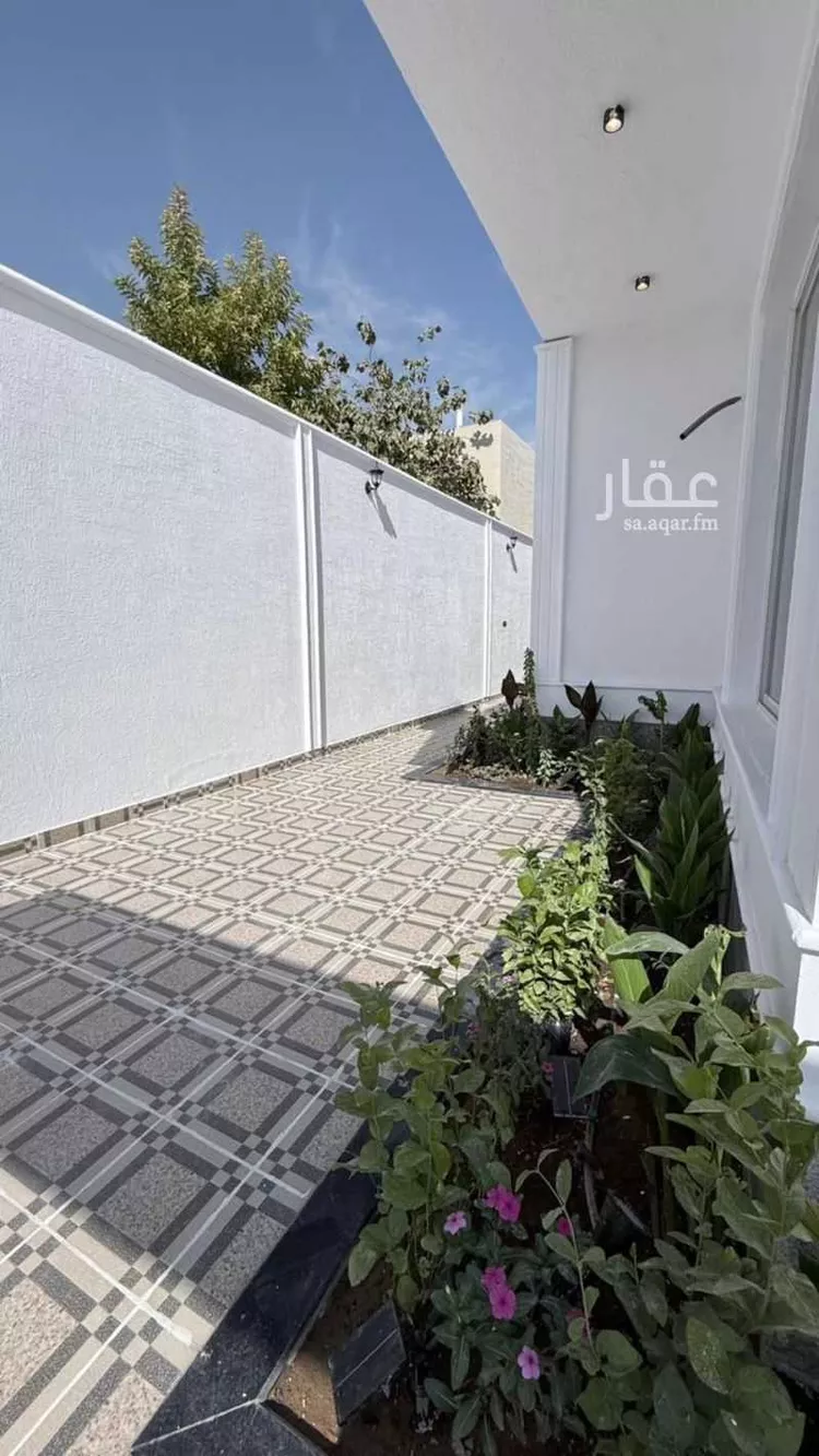 فيلا للبيع في شارع عثمان بن سليمان, حي المهدية, مدينة الرياض, منطقة الرياض صورة 2