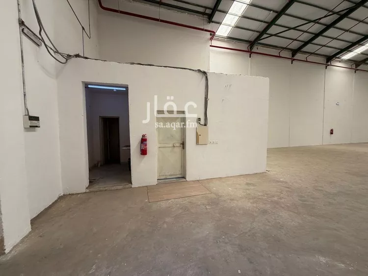 مستودع للإيجار في شارع الاكموم, حي المشاعل, مدينة الرياض, منطقة الرياض 3