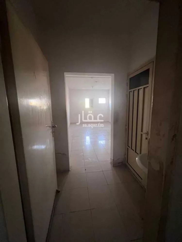 عمارة للإيجار في شارع احمد الكاتب, حي السلي, مدينة الرياض, منطقة الرياض صورة 3