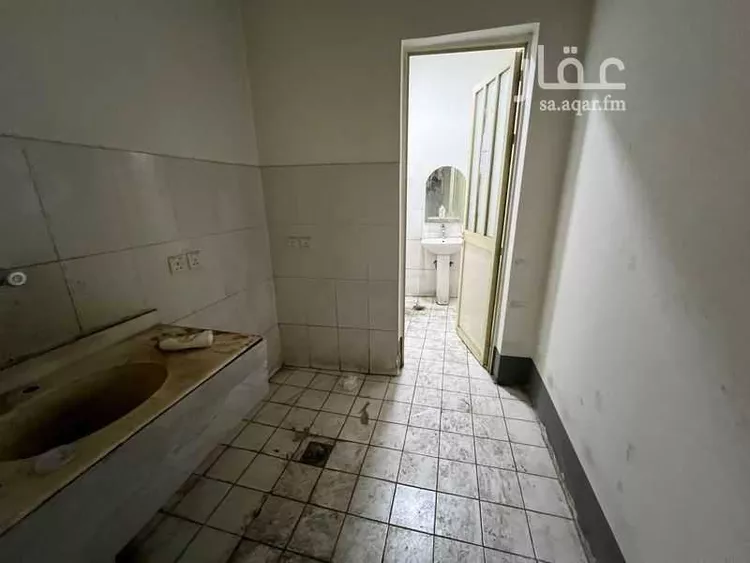 مستودع للإيجار في شارع أسعد بن سلامة الأنصاري, حي العزيزية, مدينة الرياض, منطقة الرياض صورة 5