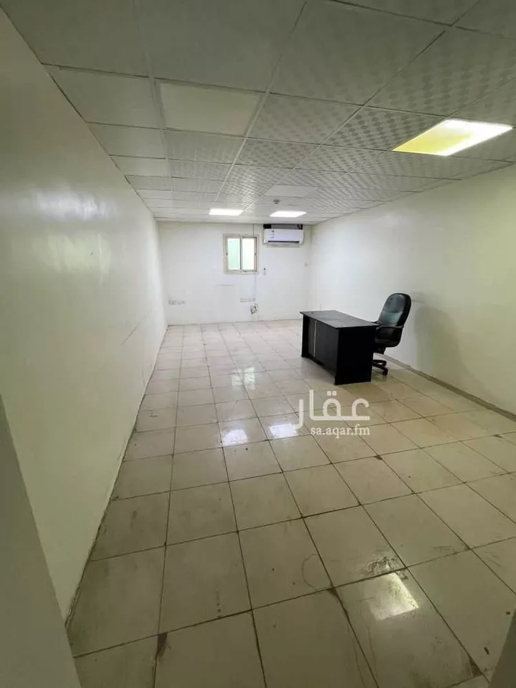مكتب تجاري للإيجار في شارع أحمد الكاتب, حي السلي, مدينة الرياض, منطقة الرياض صورة 4