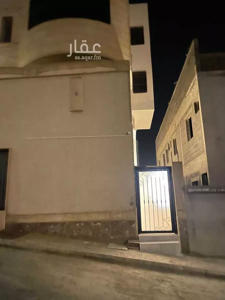 مستودع للإيجار في شارع عائذ بن عمرو ، حي درة المنسك ، الشرف ، منطقة عسير