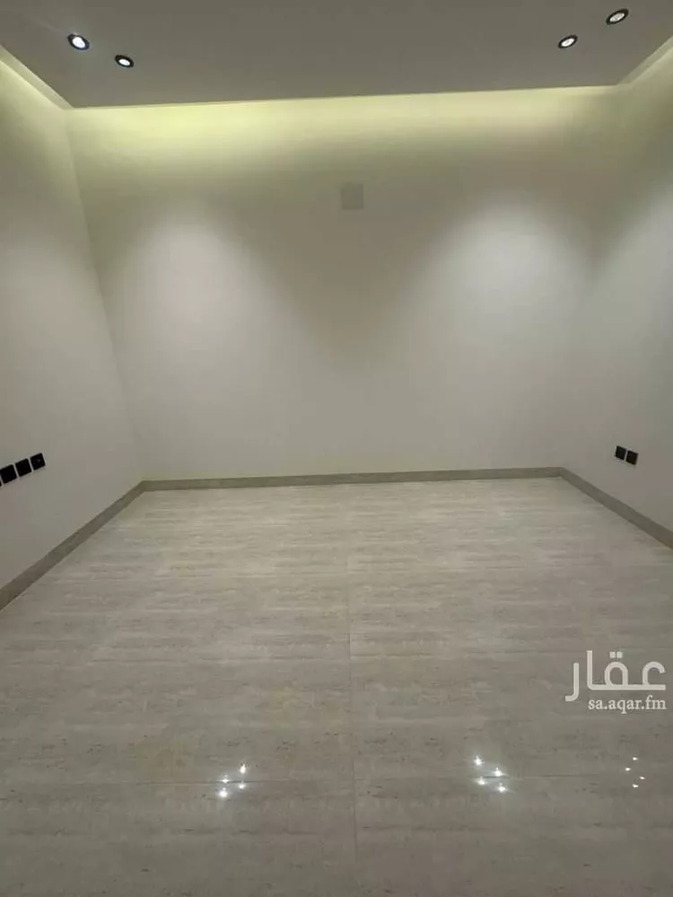 فيلا للبيع في شارع بدرالدين المرجاني, حي المهدية, مدينة الرياض, منطقة الرياض صورة 3