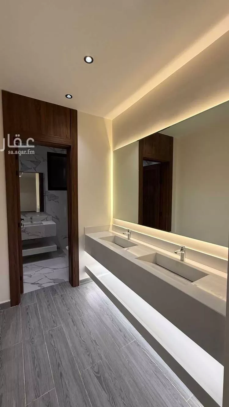 فيلا للبيع في شارع عبدالعزيز بن أبي محذورة, حي المهدية, مدينة الرياض, منطقة الرياض 12