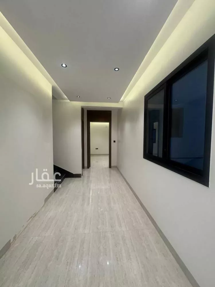 فيلا للبيع في شارع بدرالدين المرجاني, حي المهدية, مدينة الرياض, منطقة الرياض صورة 2