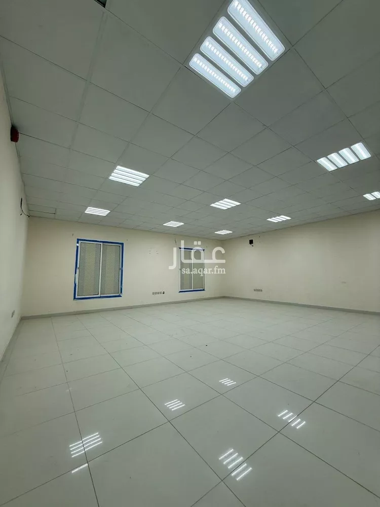 مكتب تجاري للإيجار في شارع الامير سلطان ابن عبدالعزيز, حي العليا, مدينة الرياض, منطقة الرياض صورة 2