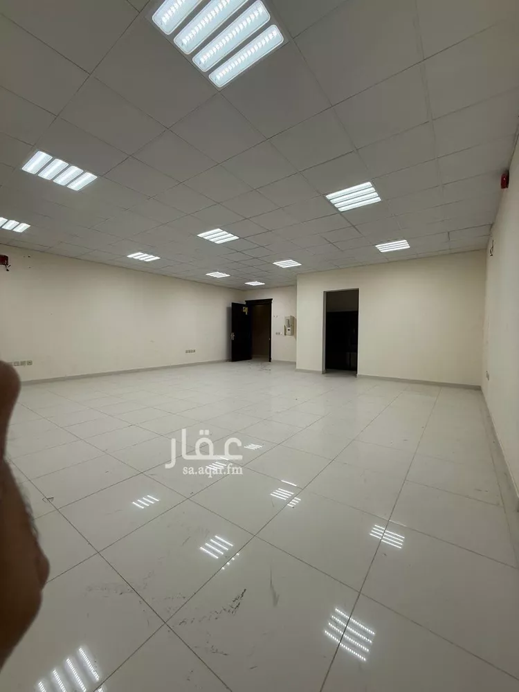 مكتب تجاري للإيجار في شارع الامير سلطان ابن عبدالعزيز, حي العليا, مدينة الرياض, منطقة الرياض صورة 4