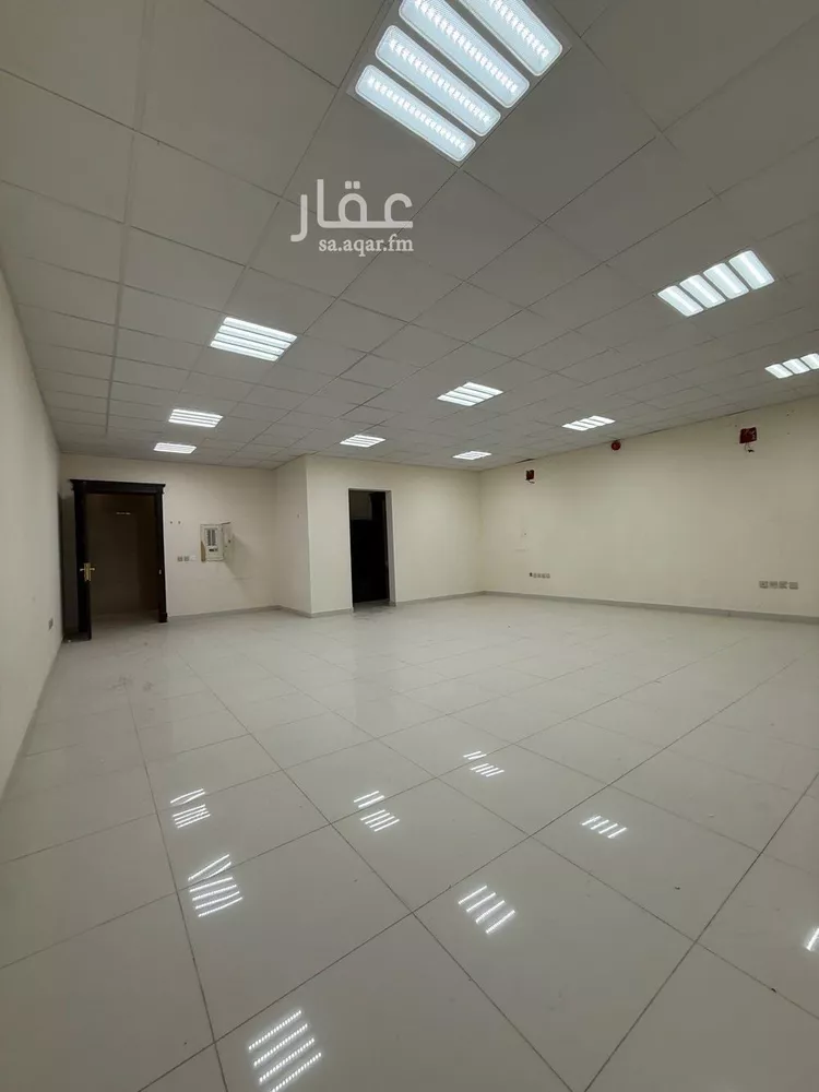 مكتب تجاري للإيجار في شارع الامير سلطان ابن عبدالعزيز, حي العليا, مدينة الرياض, منطقة الرياض صورة 3