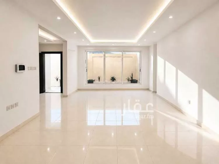فيلا للبيع في شارع محمد بن عبدالجليل, حي المطار, مدينة المدينة المنورة, منطقة المدينة المنورة صورة 3
