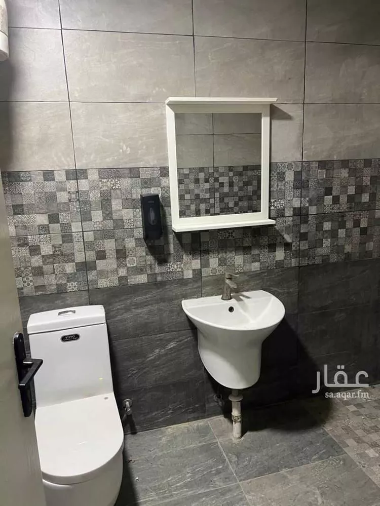 مكتب تجاري للإيجار في شارع الملك عبدالله ابن عبدالعزيز سعود الفرعي, حي المحمدية, مدينة الرياض, منطقة الرياض