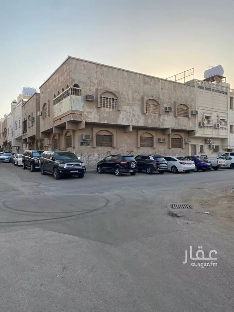 عمارة للبيع في شارع سنام, حي المعذر, مدينة الرياض, منطقة الرياض صورة 3