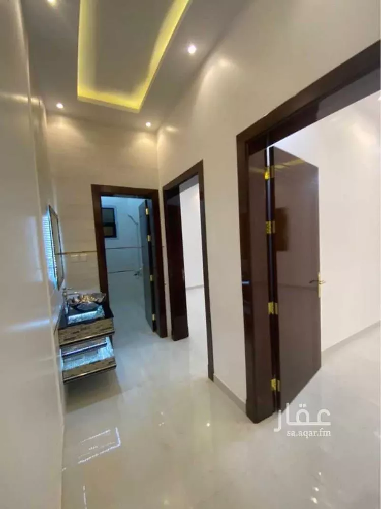 فيلا للبيع في شارع صالح بن علي سروجي, حي السعادة, مدينة الرياض, منطقة الرياض صورة 2