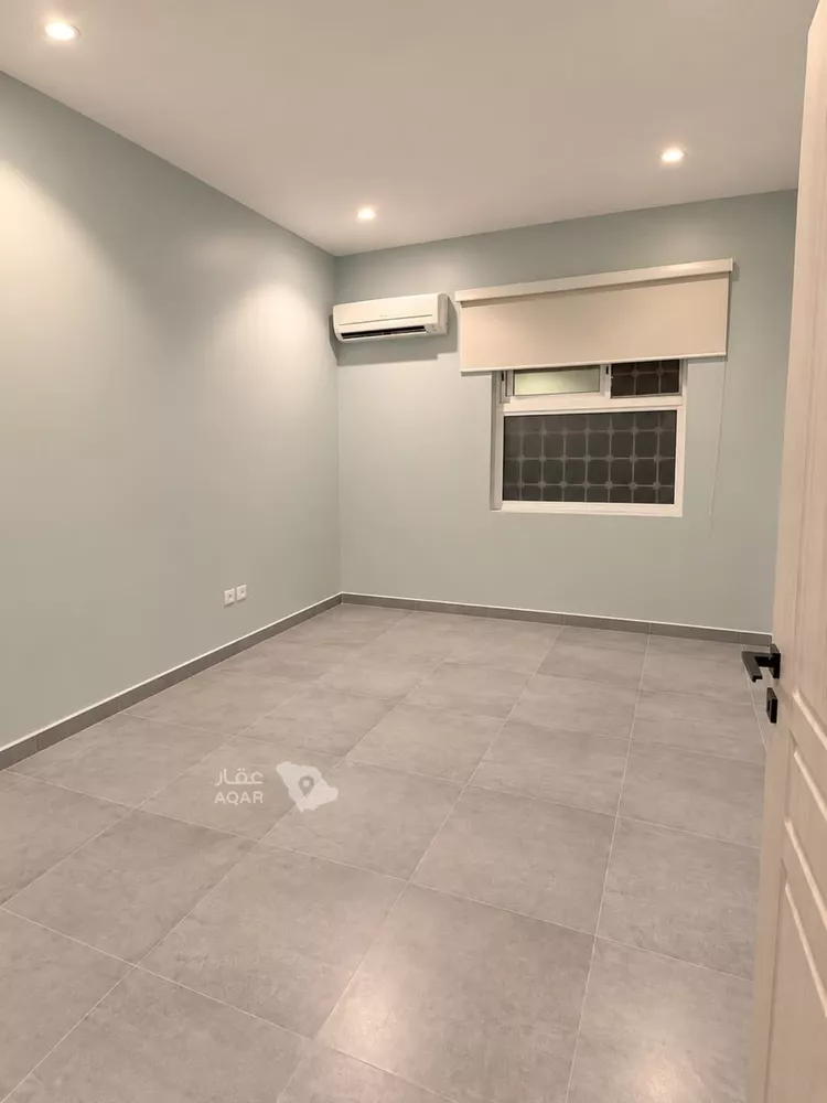 فيلا للبيع في شارع عبدالرحمن بن مفيريج, حي العريجاء الأوسط, مدينة الرياض, منطقة الرياض 6