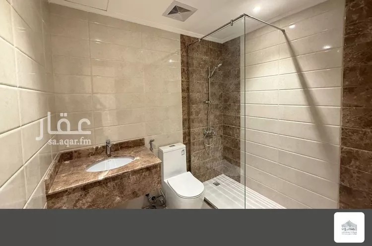 شقة للبيع في شارع ابن الشهاب, حي البندرية, مدينة الخبر, المنطقة الشرقية 9