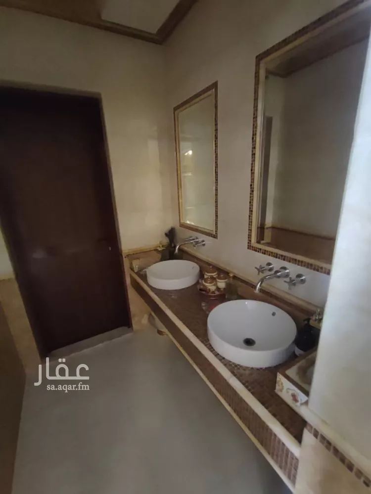 فيلا للبيع في شارع أبي التمام البغدادي, حي الملك فهد, مدينة الرياض, منطقة الرياض صورة 4