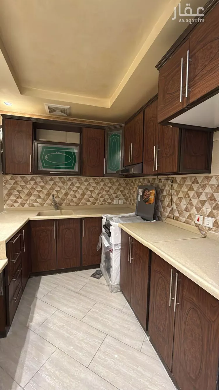 عمارة للإيجار في شارع السيده عائشه, حي الشرفية, مدينة جدة, منطقة مكة المكرمة