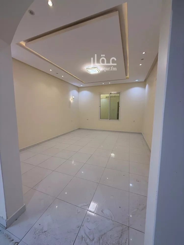 فيلا للبيع في شارع عبد الله المغازلي, حي غرناطة, مدينة حائل, منطقة حائل صورة 3