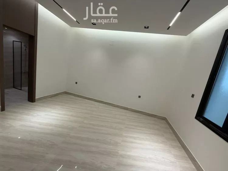 فيلا للبيع في شارع وادي الساحل, حي الرمال, مدينة الرياض, منطقة الرياض