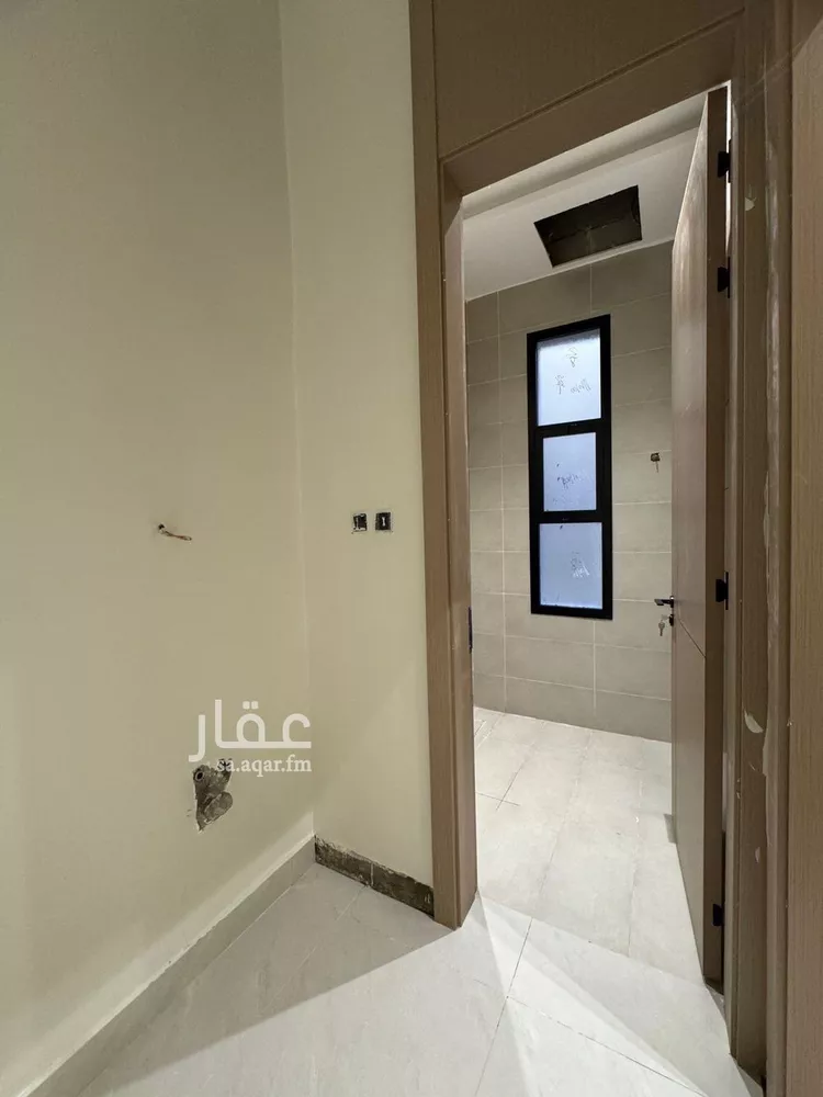 Floor for Sale in Riyadh Al Khaleej 8