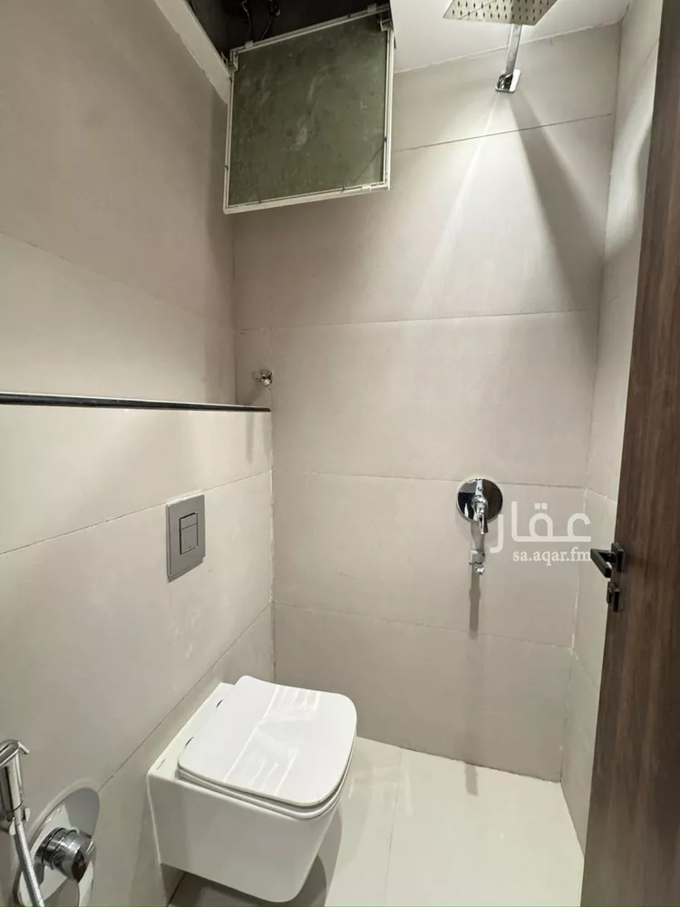دور للبيع في شارع عبدالله الأنصاري, حي الخليج, مدينة الرياض, منطقة الرياض صورة 3