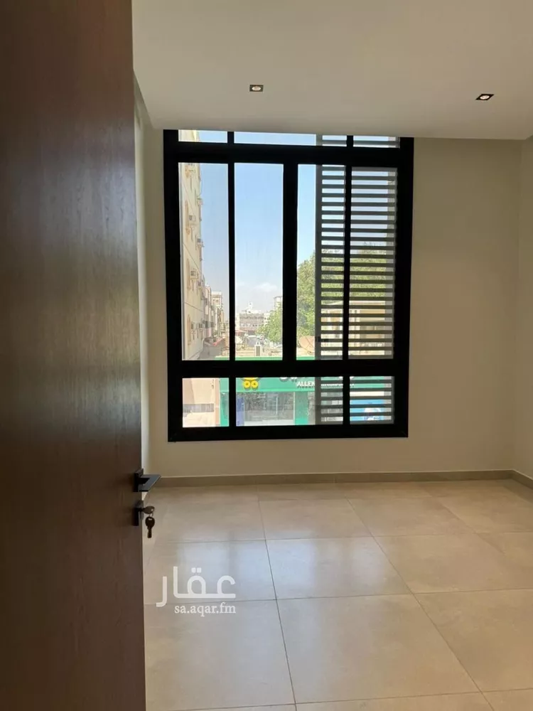 شقة للبيع في شارع المعاون, حي العزيزية, مدينة جدة, منطقة مكة المكرمة 7