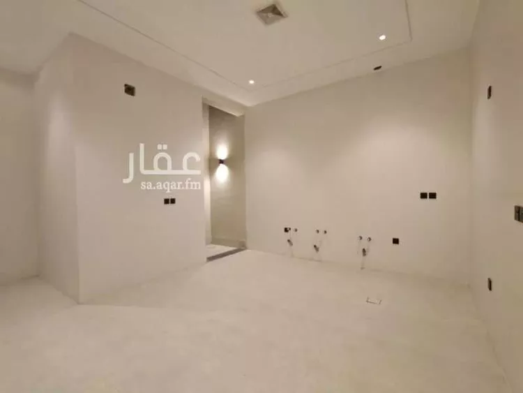 Floor for Sale in Riyadh Ar Rimal 7