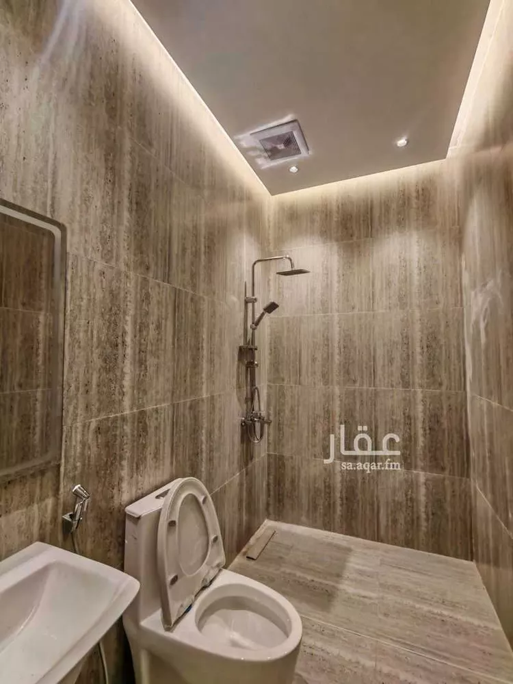 دور للبيع في شارع صلاح الدين الصفدي, حي الرمال, مدينة الرياض, منطقة الرياض صورة 5