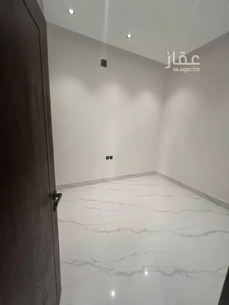 Floor for Sale in Riyadh Ash Sharq 6