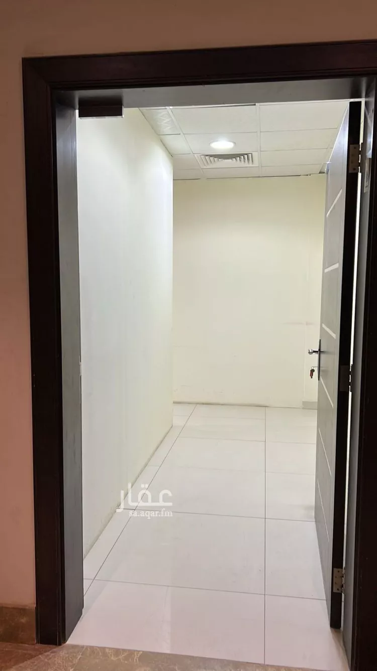 مكتب تجاري للإيجار في شارع الامام عبدالله بن سعود بن عبدالعزيز الفرعى, حي إشبيلية, مدينة الرياض, منطقة الرياض صورة 5