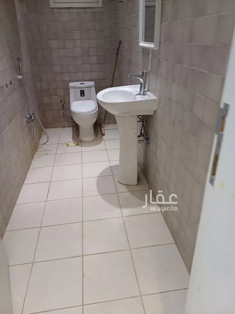 مكتب تجاري للإيجار في شارع بيعة العقبة, حي السعادة, مدينة الرياض, منطقة الرياض 6