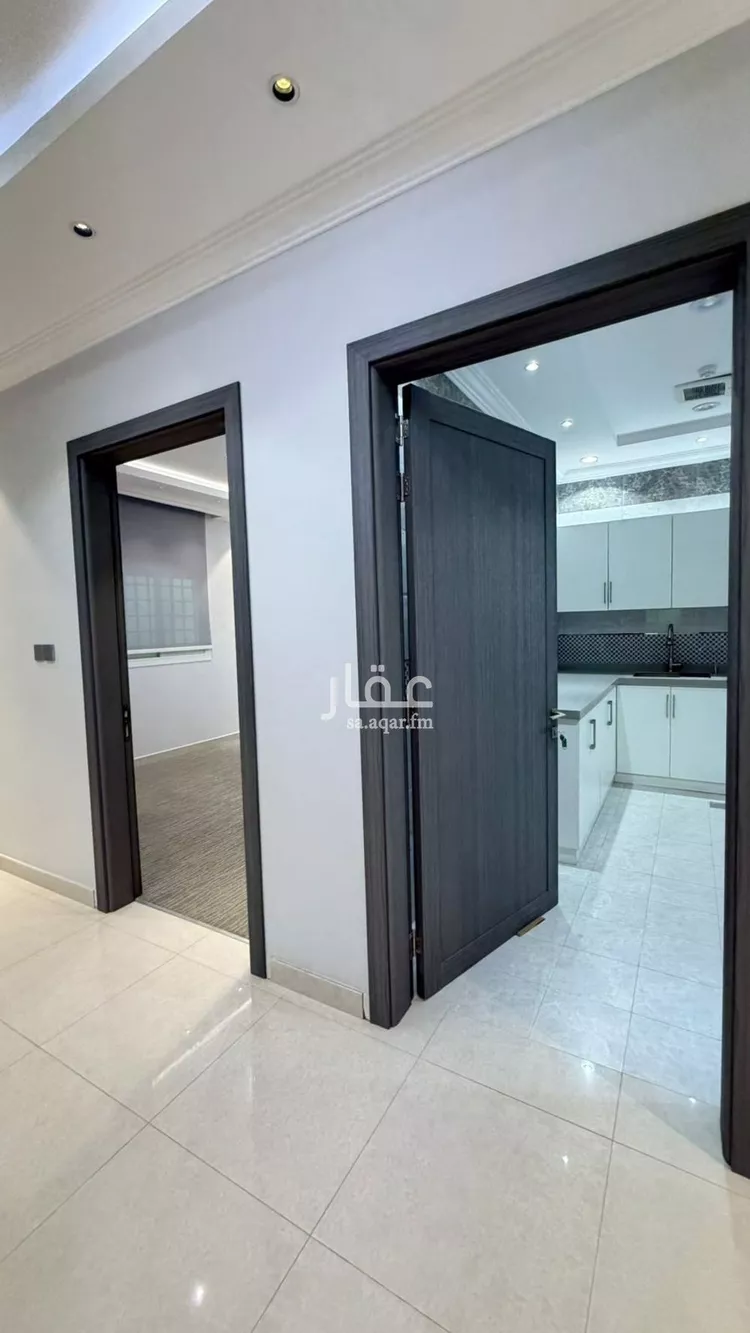 Commercial Office for Rent in Riyadh Hittin صورة 4