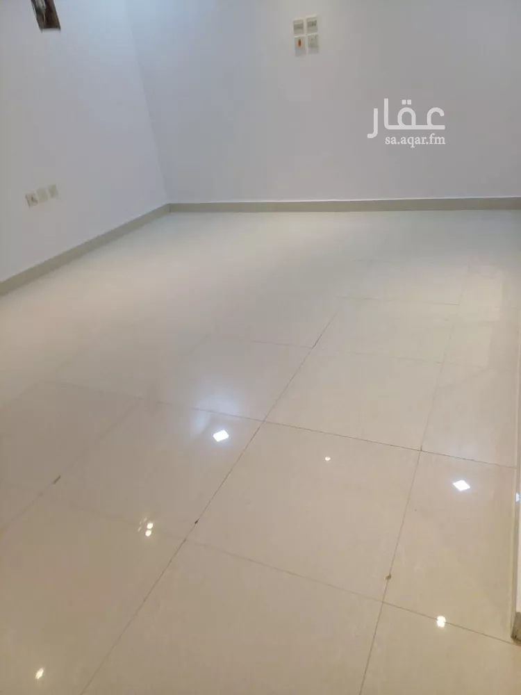 مكتب تجاري للإيجار في شارع بيعة العقبة, حي السعادة, مدينة الرياض, منطقة الرياض 11