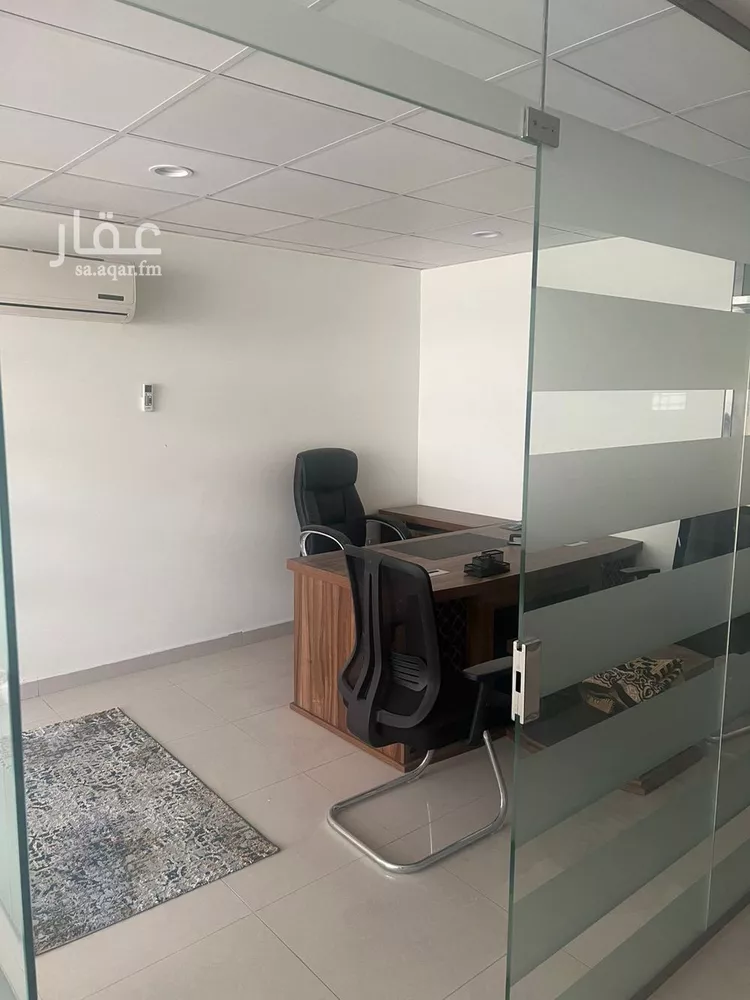Commercial Office for Rent in Riyadh Al Yarmouk صورة 2