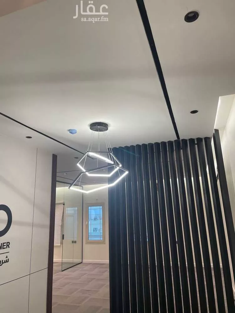مكتب تجاري للإيجار في شارع ابي بكر الصديق الفرعي, حي المصيف, مدينة الرياض, منطقة الرياض صورة 2