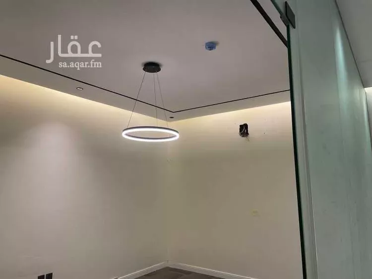 مكتب تجاري للإيجار في شارع ابي بكر الصديق الفرعي, حي المصيف, مدينة الرياض, منطقة الرياض صورة 4