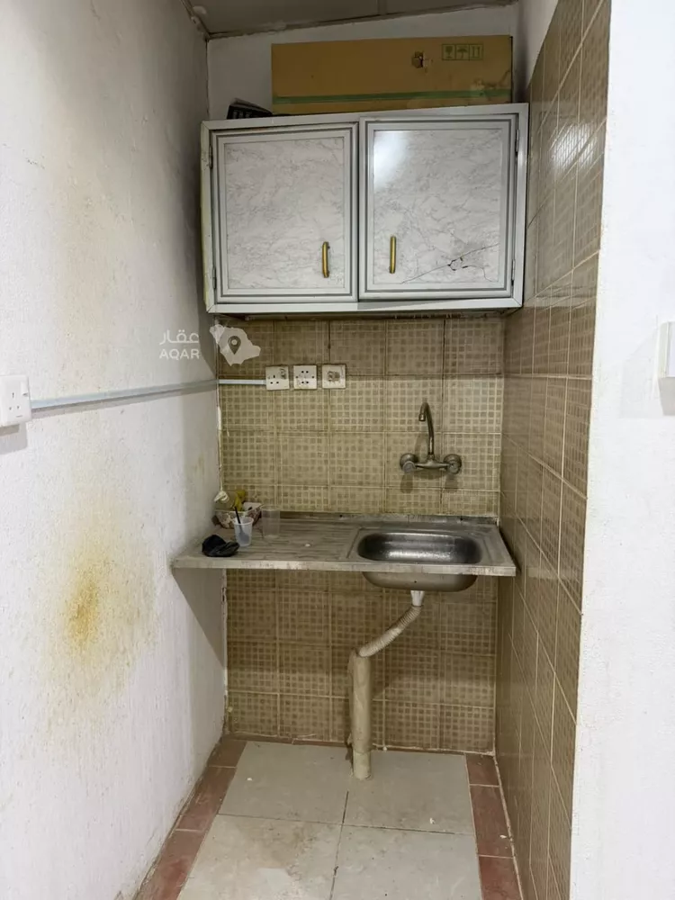 غرفة للإيجار في شارع عشيرة, حي الزهرة, مدينة الرياض, منطقة الرياض صورة 3
