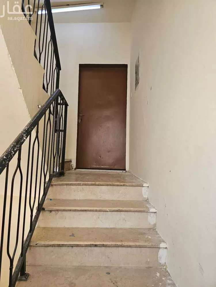 عمارة للبيع في شارع ابن أبي العز, حي العود, مدينة الرياض, منطقة الرياض صورة 2