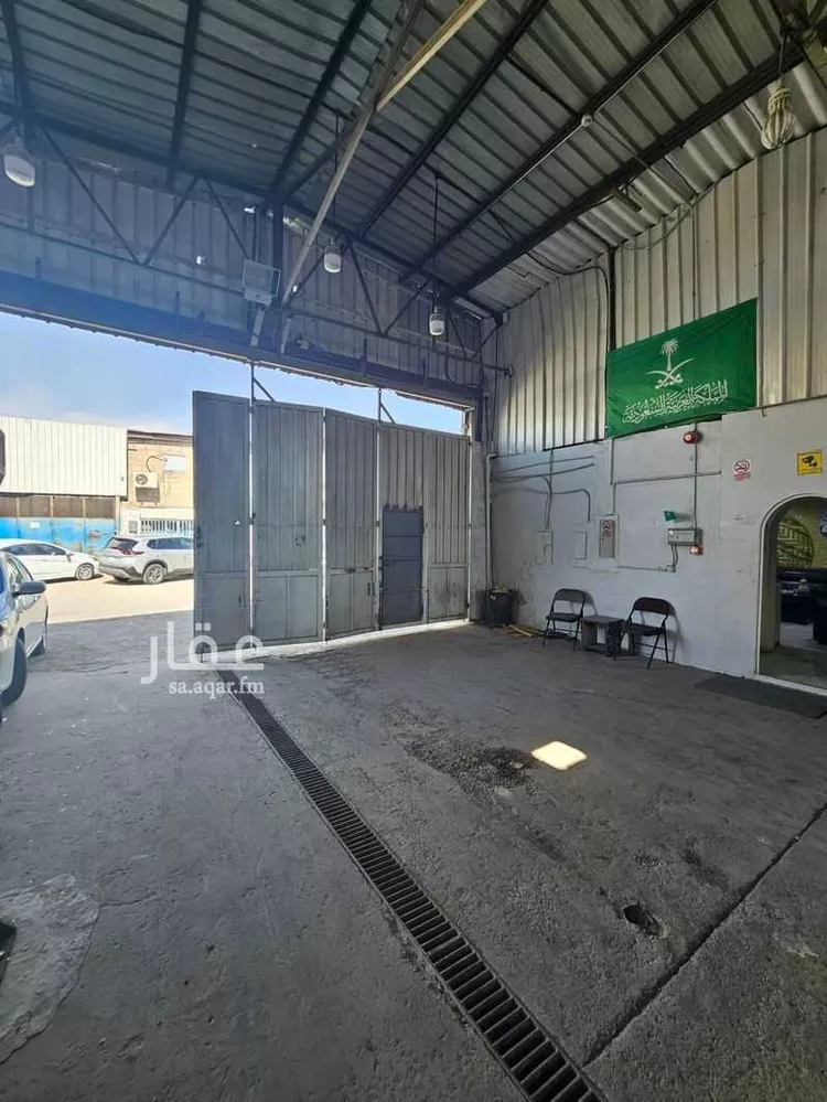 محل للبيع في شارع حمزة بن إبراهيم, حي الصناعية, مدينة الرياض, منطقة الرياض صورة 2