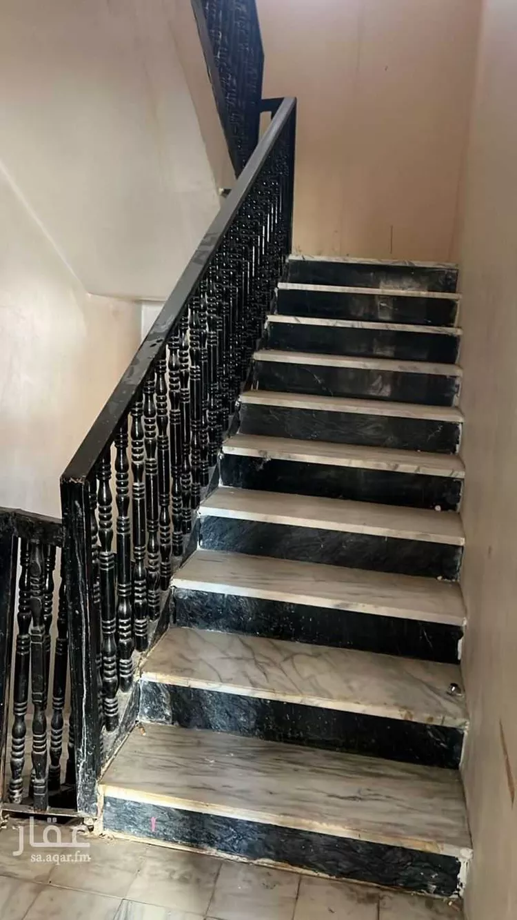 فيلا للبيع في شارع محضة, حي بدر, مدينة الرياض, منطقة الرياض صورة 3