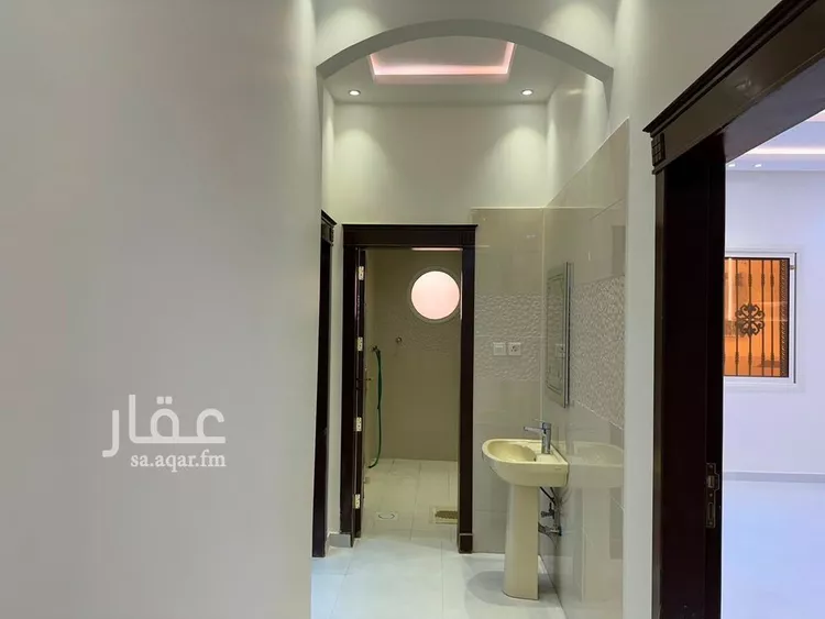 فيلا للإيجار في شارع علي حسن غسال, حي الرمال, مدينة الرياض, منطقة الرياض