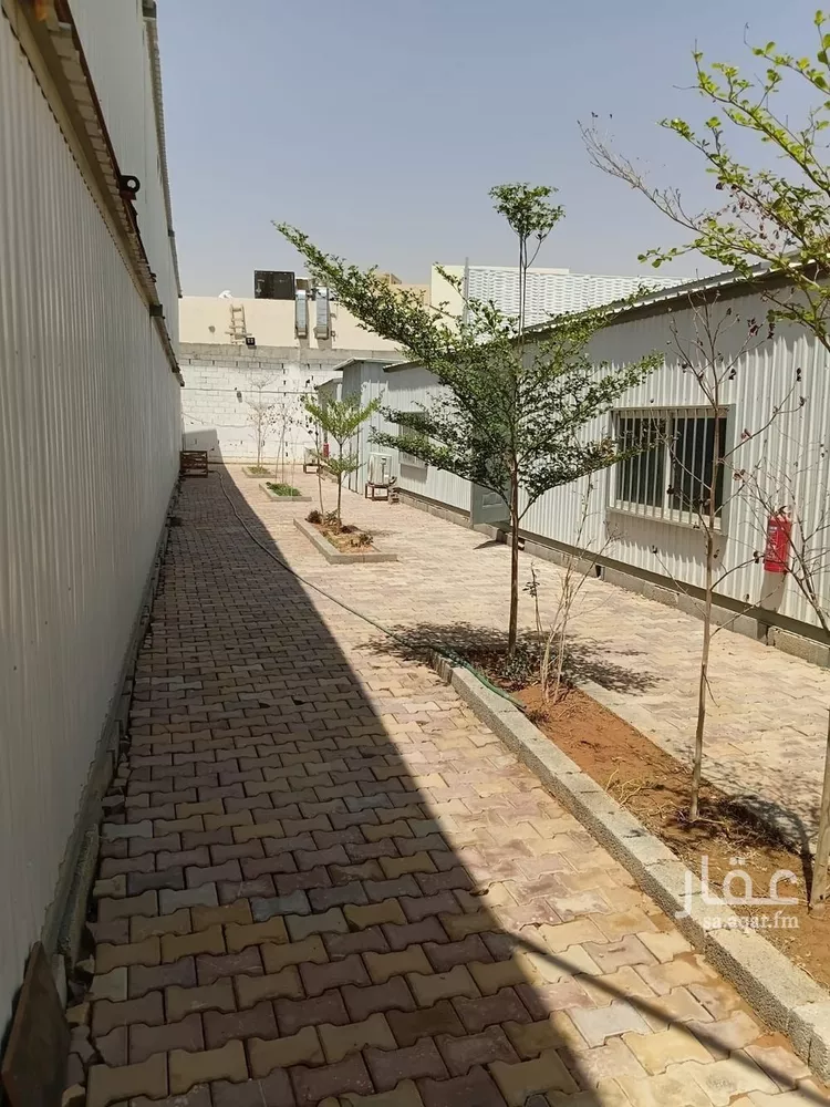 Complex for rent in Riyadh Ar Rimal 6