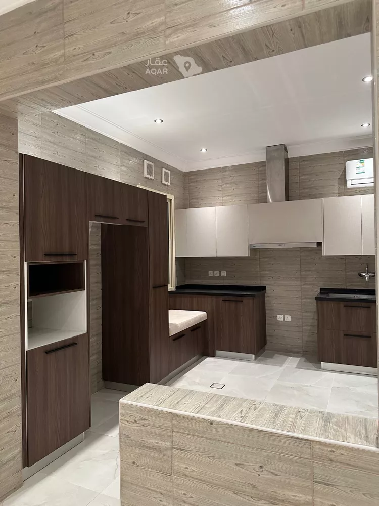 Floor for Rent in Riyadh King Abdullah 9