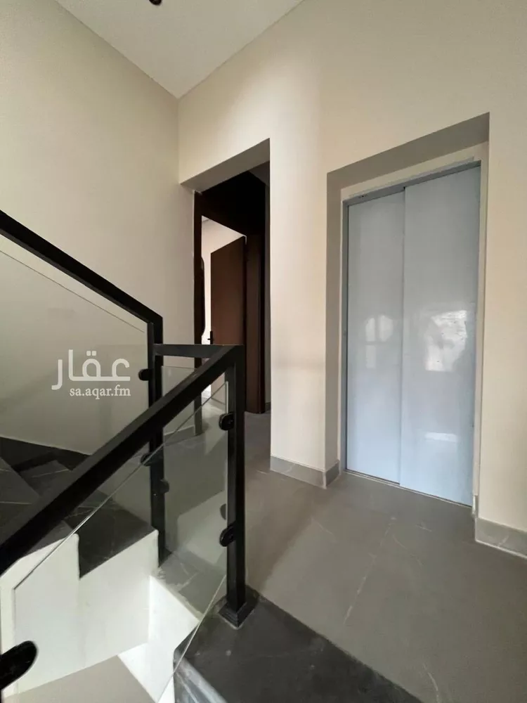 Floor for Sale in Riyadh Ishbiliyah 7