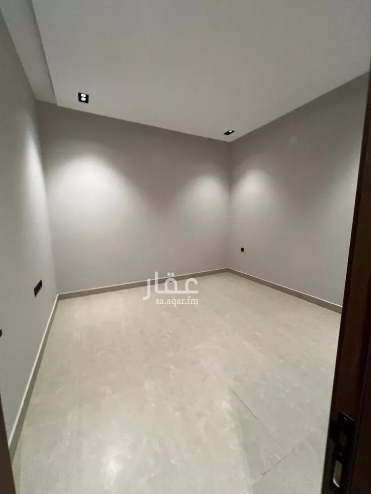Floor for Sale in Riyadh Qurtubah 13